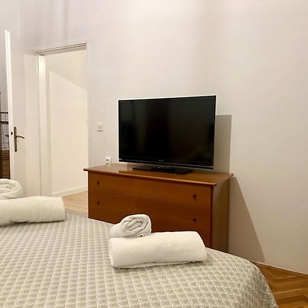 Navis City Apartments Pula Exterior foto