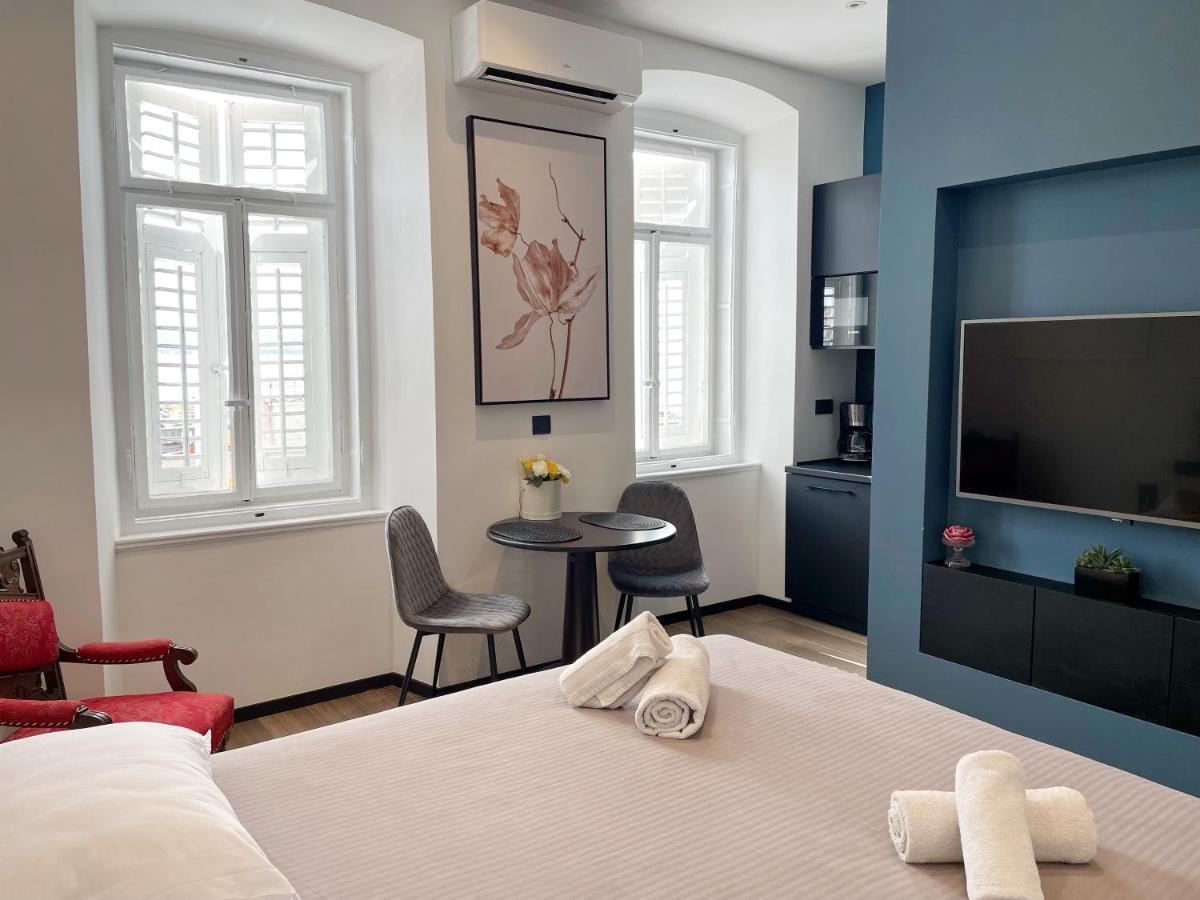 Navis City Apartments Pula Exterior foto