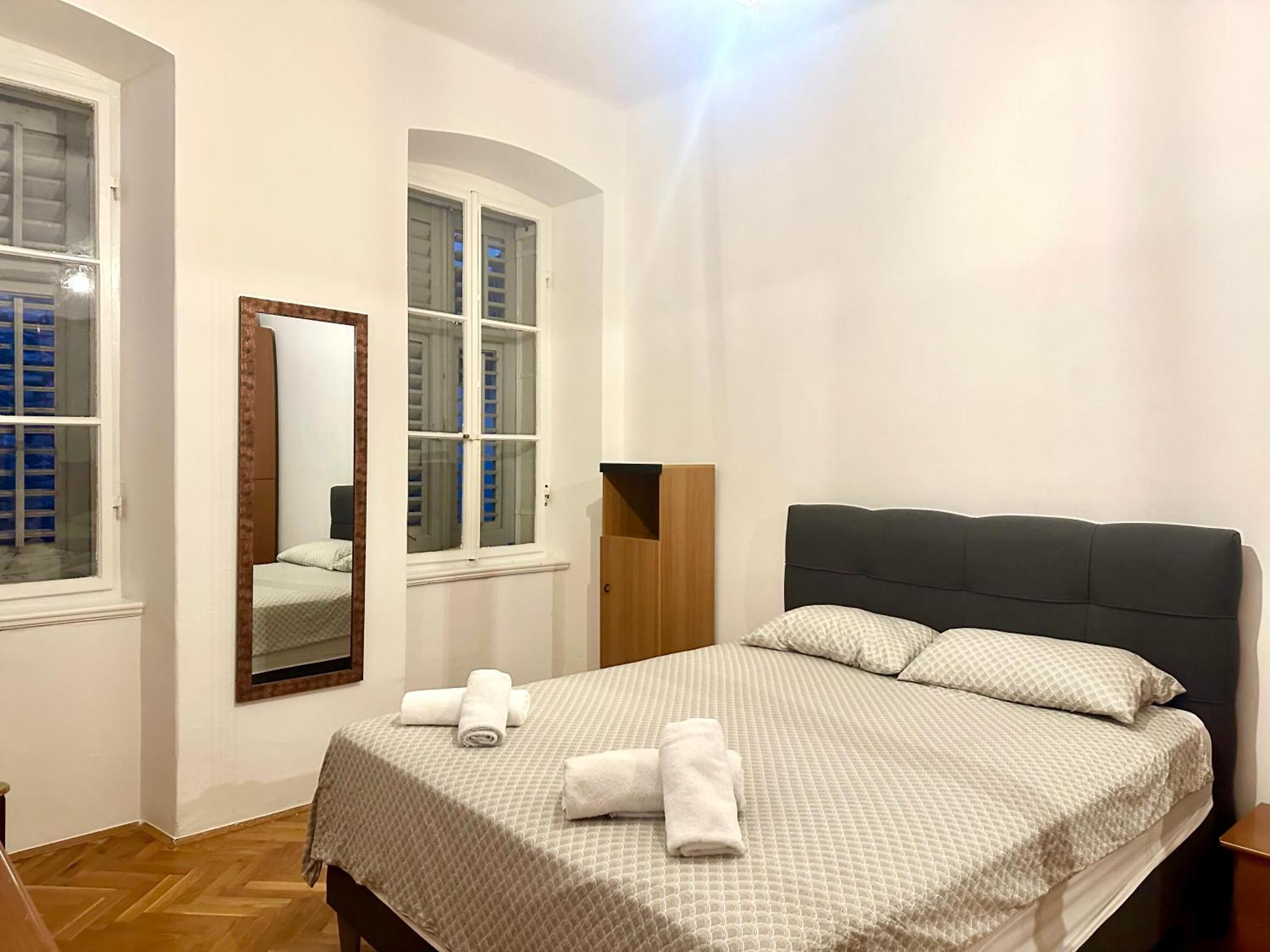 Navis City Apartments Pula Exterior foto